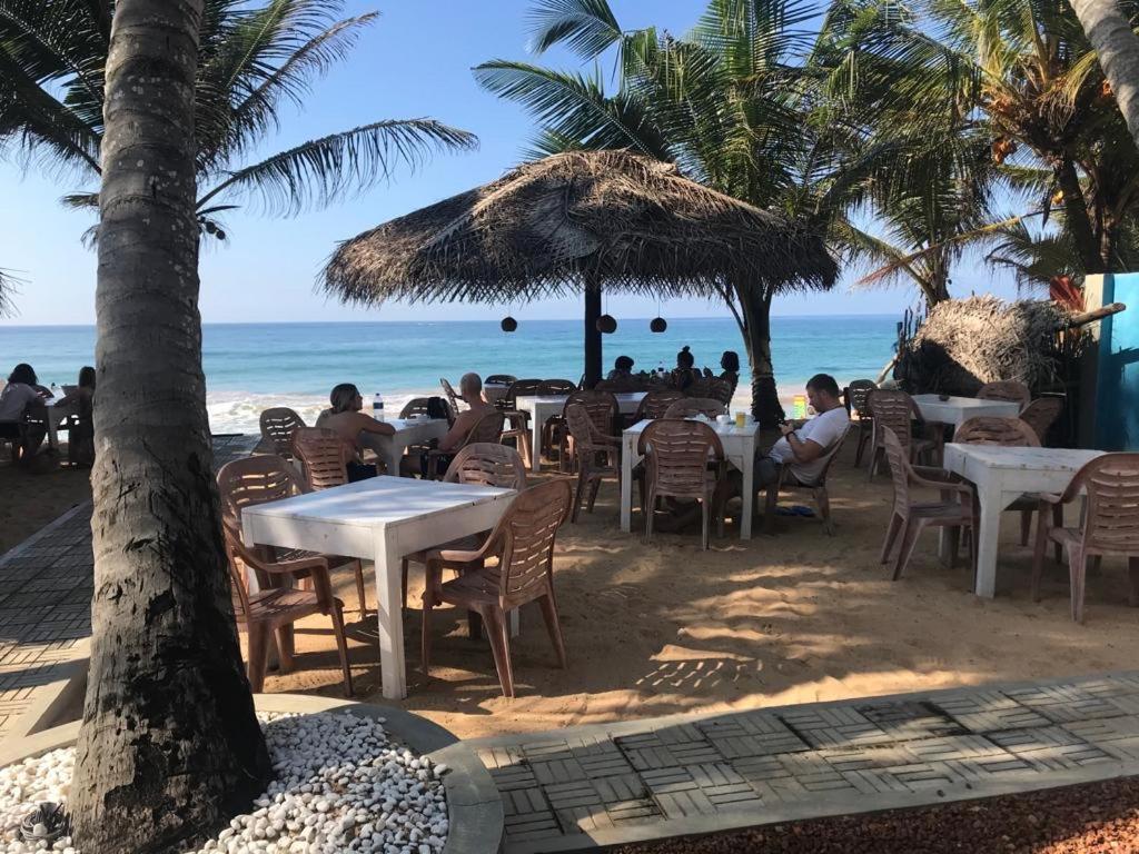 Hotel Yula Beach Hikkaduwa Exterior foto